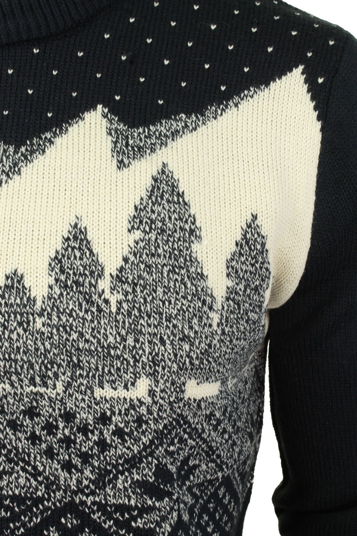 Xact Men's Festive Cityscape Scene Christmas Jumper - Cozy Winter Holiday Sweater with Urban Skyline Design-2
